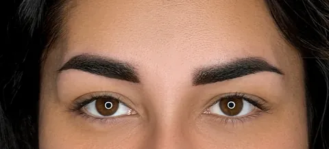Cejas: antes, recién hecho y cicatrizado · recién hecho